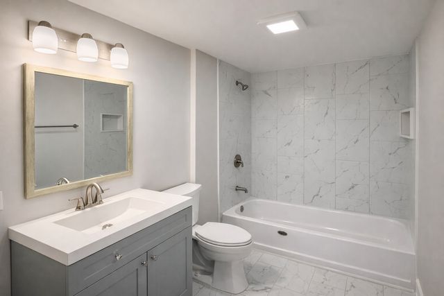 146 S 9th Avenue 2, Maywood, IL 60153