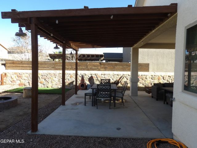 14231 CHARLES POLLOCK Avenue, El Paso, TX 79938