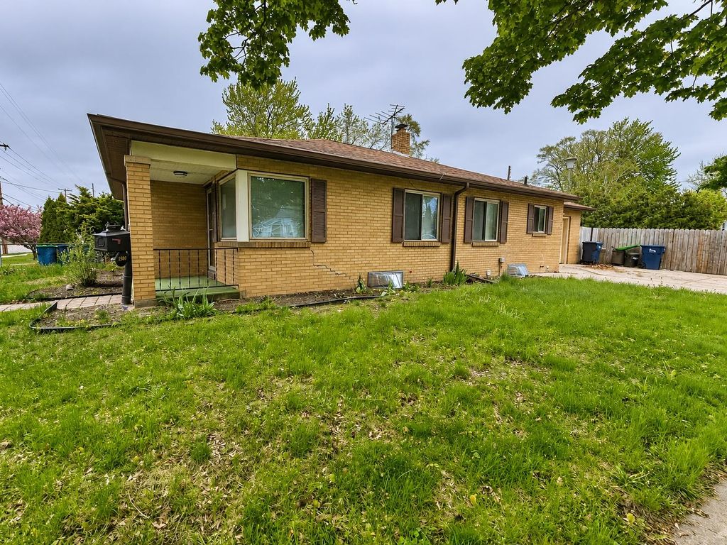 1500 N Trumbull Street, Bay City, MI 48708