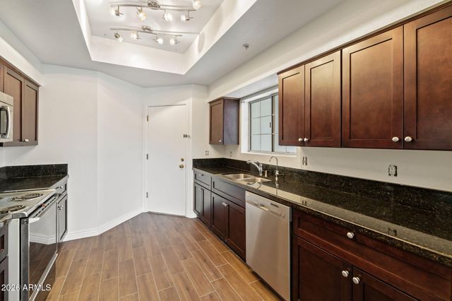 7710 E Gainey Ranch Road 121, Scottsdale, AZ 85258