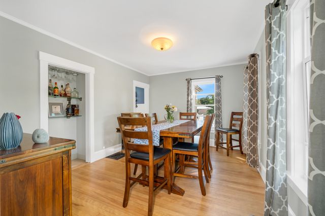 234 Elm St, Amesbury, MA 01913