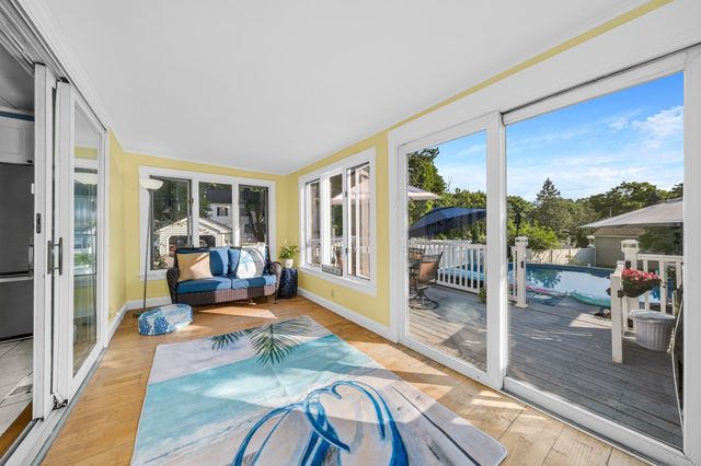 234 Elm St, Amesbury, MA 01913