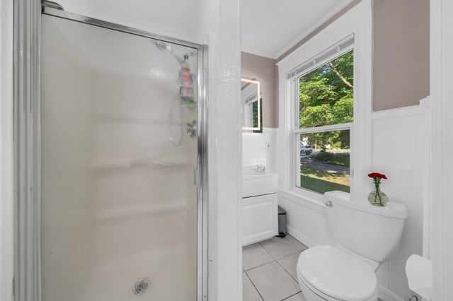 234 Elm St, Amesbury, MA 01913