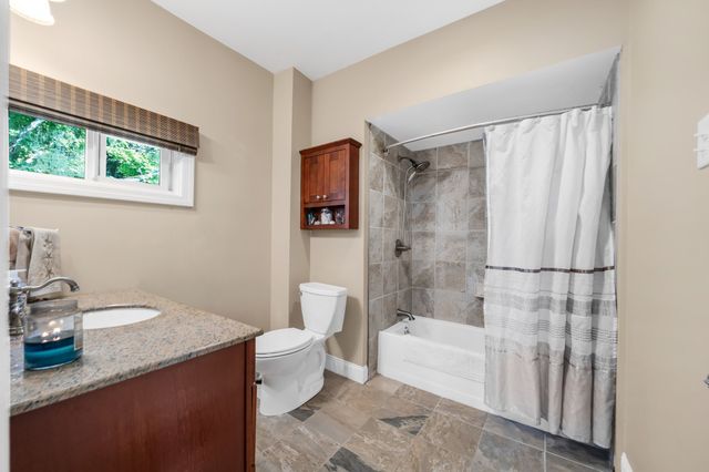 234 Elm St, Amesbury, MA 01913