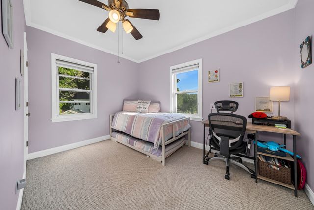 234 Elm St, Amesbury, MA 01913
