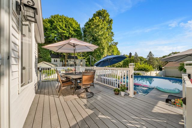 234 Elm St, Amesbury, MA 01913