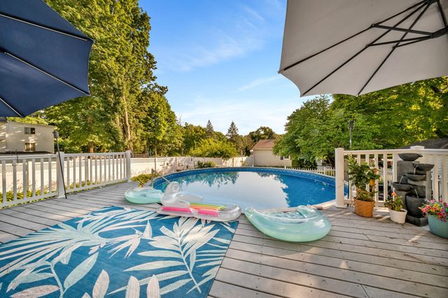 234 Elm St, Amesbury, MA 01913