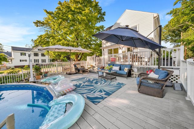 234 Elm St, Amesbury, MA 01913