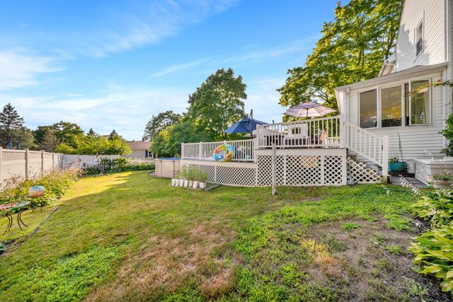 234 Elm St, Amesbury, MA 01913