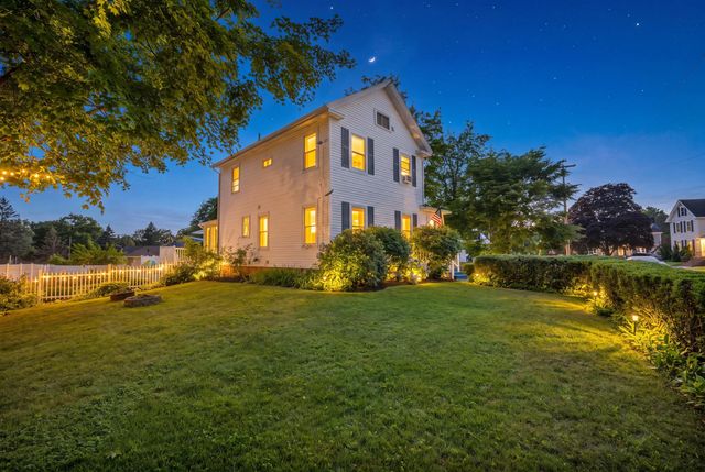 234 Elm St, Amesbury, MA 01913