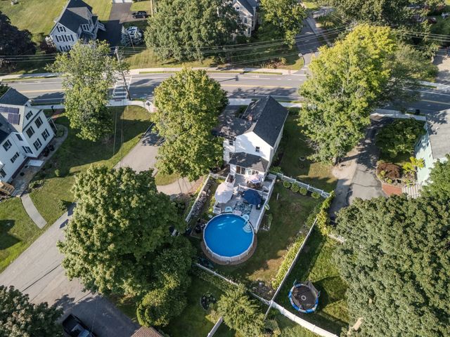 234 Elm St, Amesbury, MA 01913