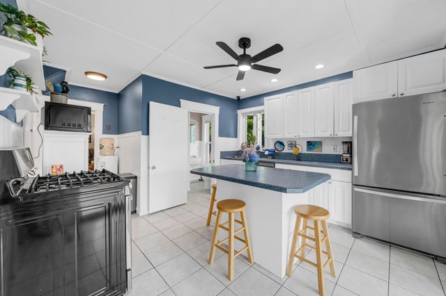234 Elm St, Amesbury, MA 01913