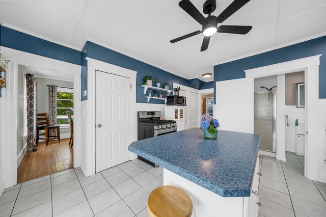 234 Elm St, Amesbury, MA 01913