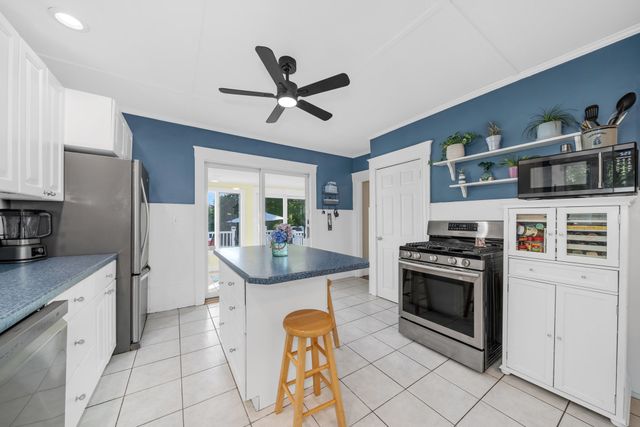 234 Elm St, Amesbury, MA 01913
