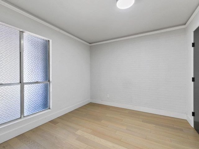 909 Reinli ST 102, Austin, TX 78751