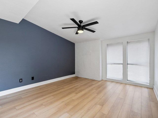 909 Reinli ST 102, Austin, TX 78751