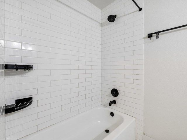 909 Reinli ST 102, Austin, TX 78751