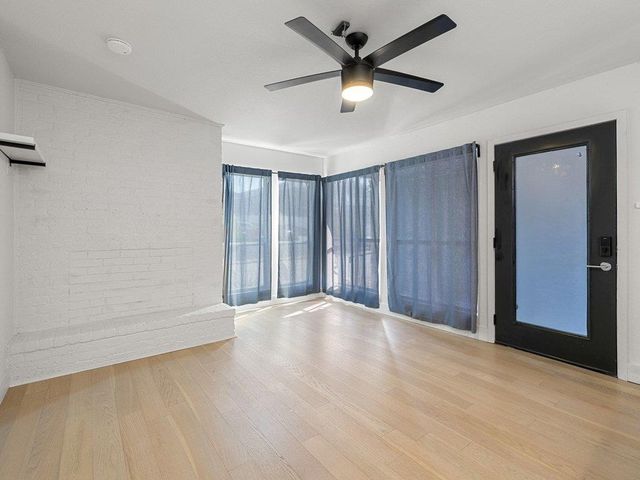 909 Reinli ST 102, Austin, TX 78751
