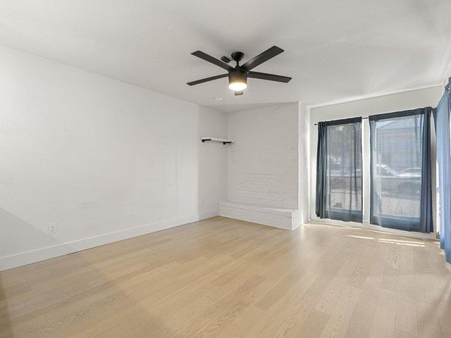 909 Reinli ST 102, Austin, TX 78751