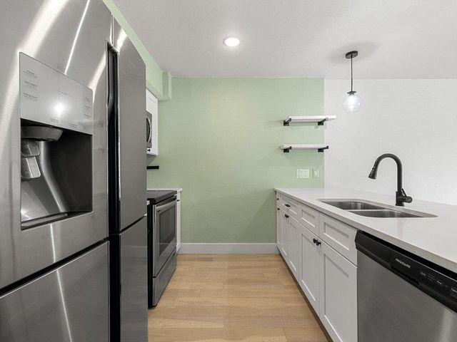 909 Reinli ST 102, Austin, TX 78751