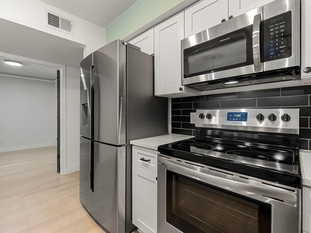 909 Reinli ST 102, Austin, TX 78751
