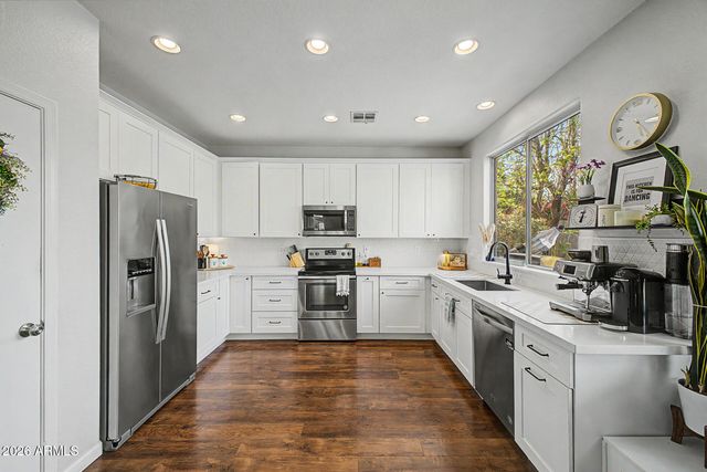 6854 W POTTER Drive, Glendale, AZ 85308