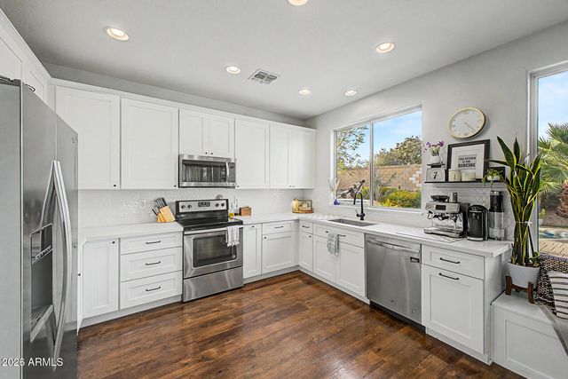 6854 W POTTER Drive, Glendale, AZ 85308