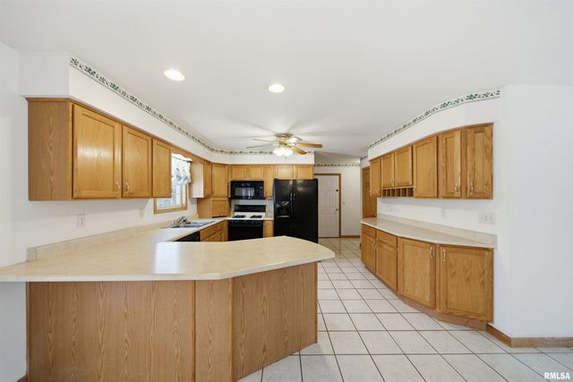 315 OAKBROOK Drive, East Peoria, IL 61611