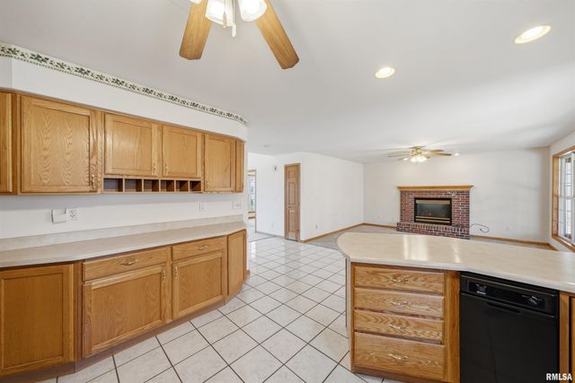 315 OAKBROOK Drive, East Peoria, IL 61611