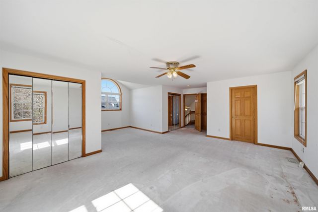 315 OAKBROOK Drive, East Peoria, IL 61611