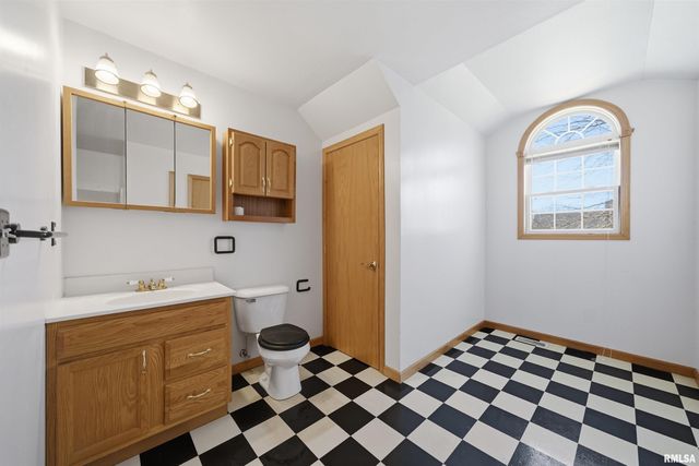 315 OAKBROOK Drive, East Peoria, IL 61611