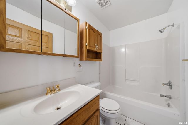 315 OAKBROOK Drive, East Peoria, IL 61611