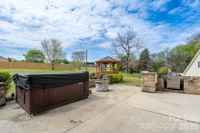 6665 Dellwood Drive, Kannapolis, NC 28081