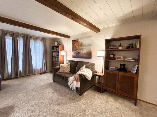 1166 Maplewood Drive, Worthington, MN 56187