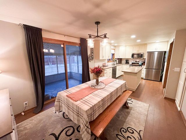 1166 Maplewood Drive, Worthington, MN 56187