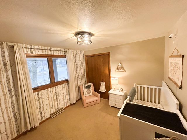 1166 Maplewood Drive, Worthington, MN 56187