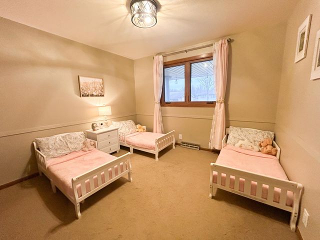 1166 Maplewood Drive, Worthington, MN 56187