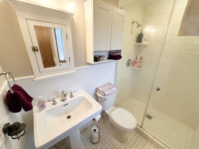 1166 Maplewood Drive, Worthington, MN 56187