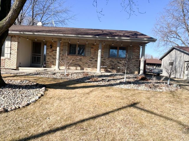 1166 Maplewood Drive, Worthington, MN 56187