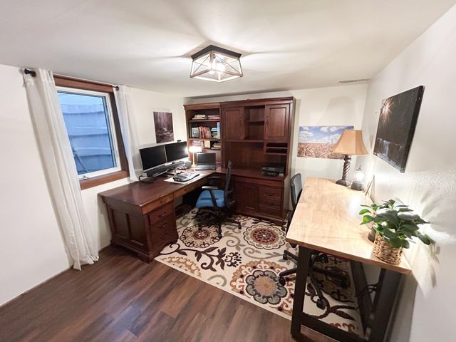 1166 Maplewood Drive, Worthington, MN 56187