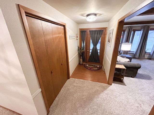 1166 Maplewood Drive, Worthington, MN 56187