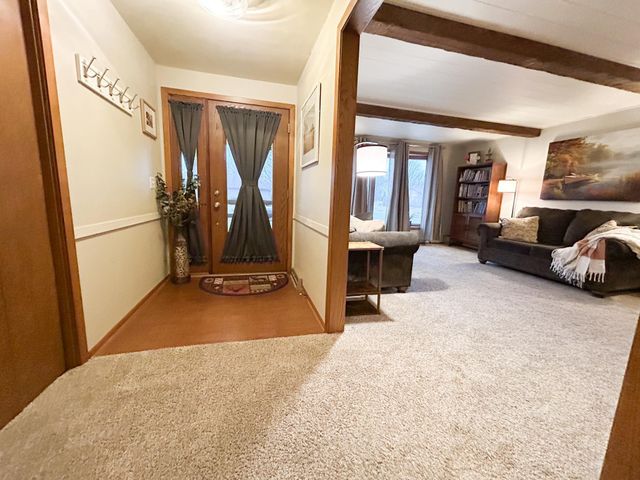 1166 Maplewood Drive, Worthington, MN 56187