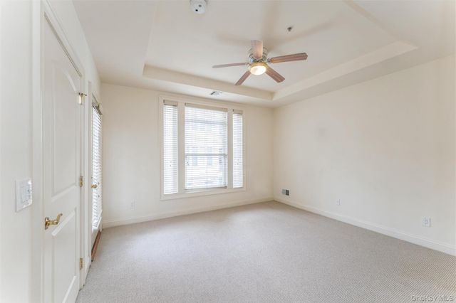 420 Pacing Way, Westbury, NY 11590