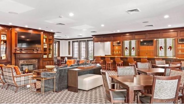 420 Pacing Way, Westbury, NY 11590