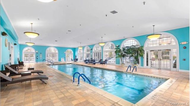 420 Pacing Way, Westbury, NY 11590