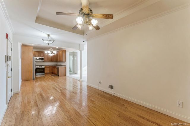 420 Pacing Way, Westbury, NY 11590