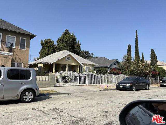 721 W 41st Drive, Los Angeles, CA 90037