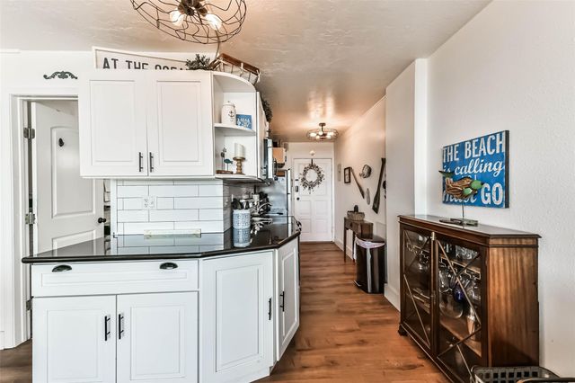 415 E Beach Drive 305, Galveston, TX 77550
