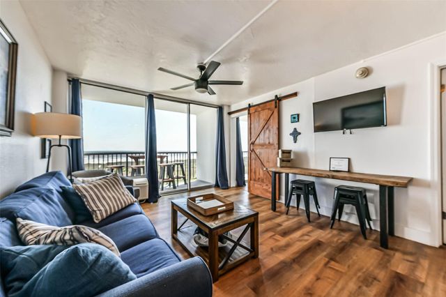 415 E Beach Drive 305, Galveston, TX 77550