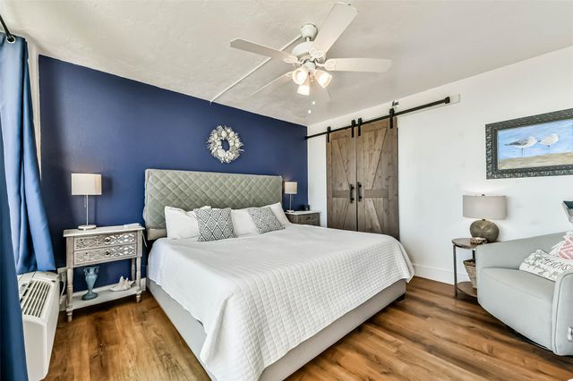 415 E Beach Drive 305, Galveston, TX 77550
